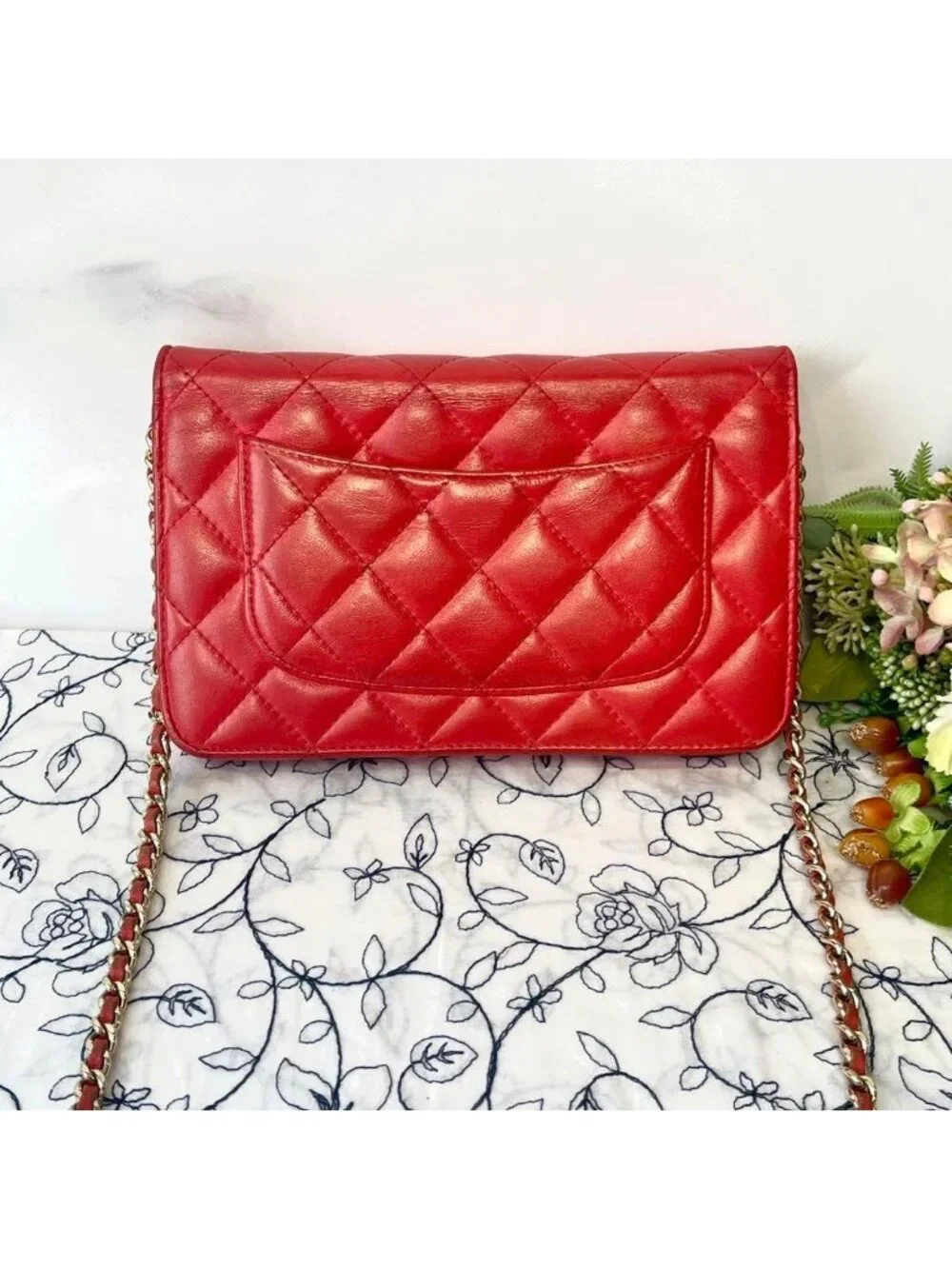 Chanel Chain Wallet Quilted - Picture 2 of 15